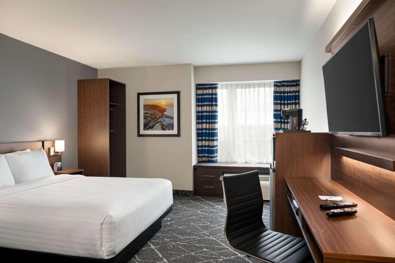 Microtel Inn & Suites By Wyndham Antigonish Zewnętrze zdjęcie